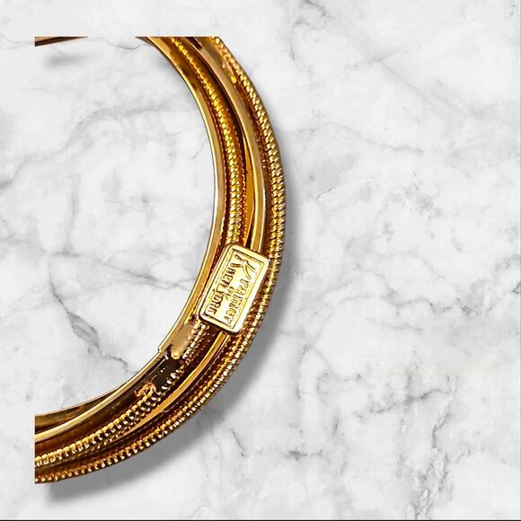 Vintage Signed Kramer Of New York Gold Tone Circle Wreath Ring Brooch Pin - Picture 8 of 8